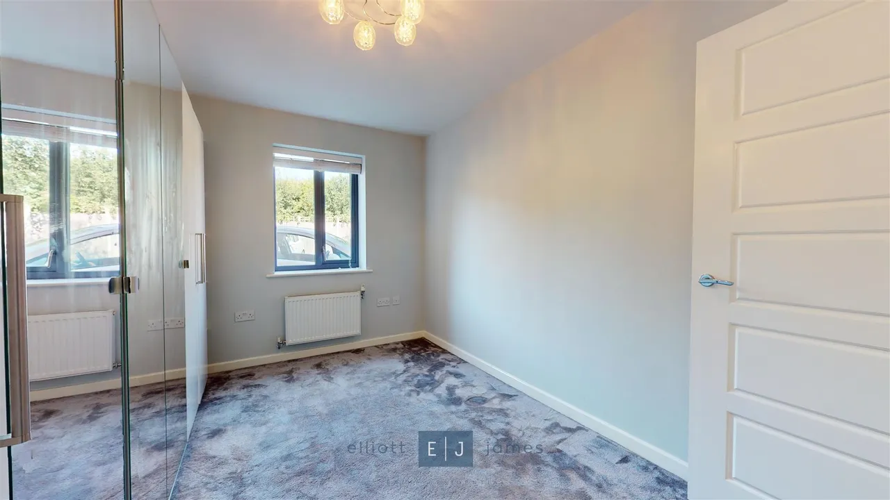 Willow Road, Chigwell, photo 10