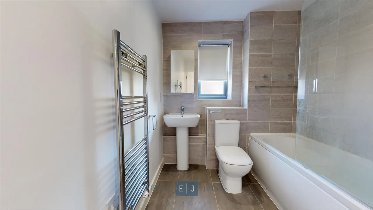 Willow Road, Chigwell, photo 7