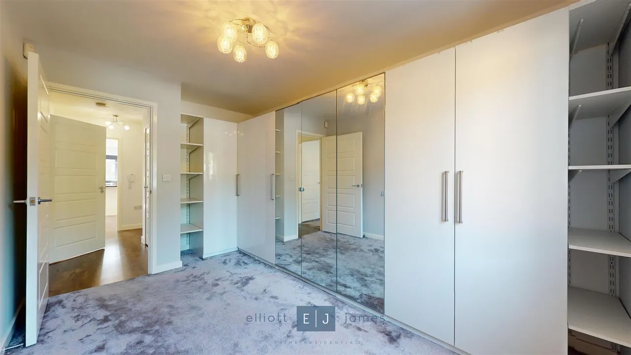 Willow Road, Chigwell, photo 9