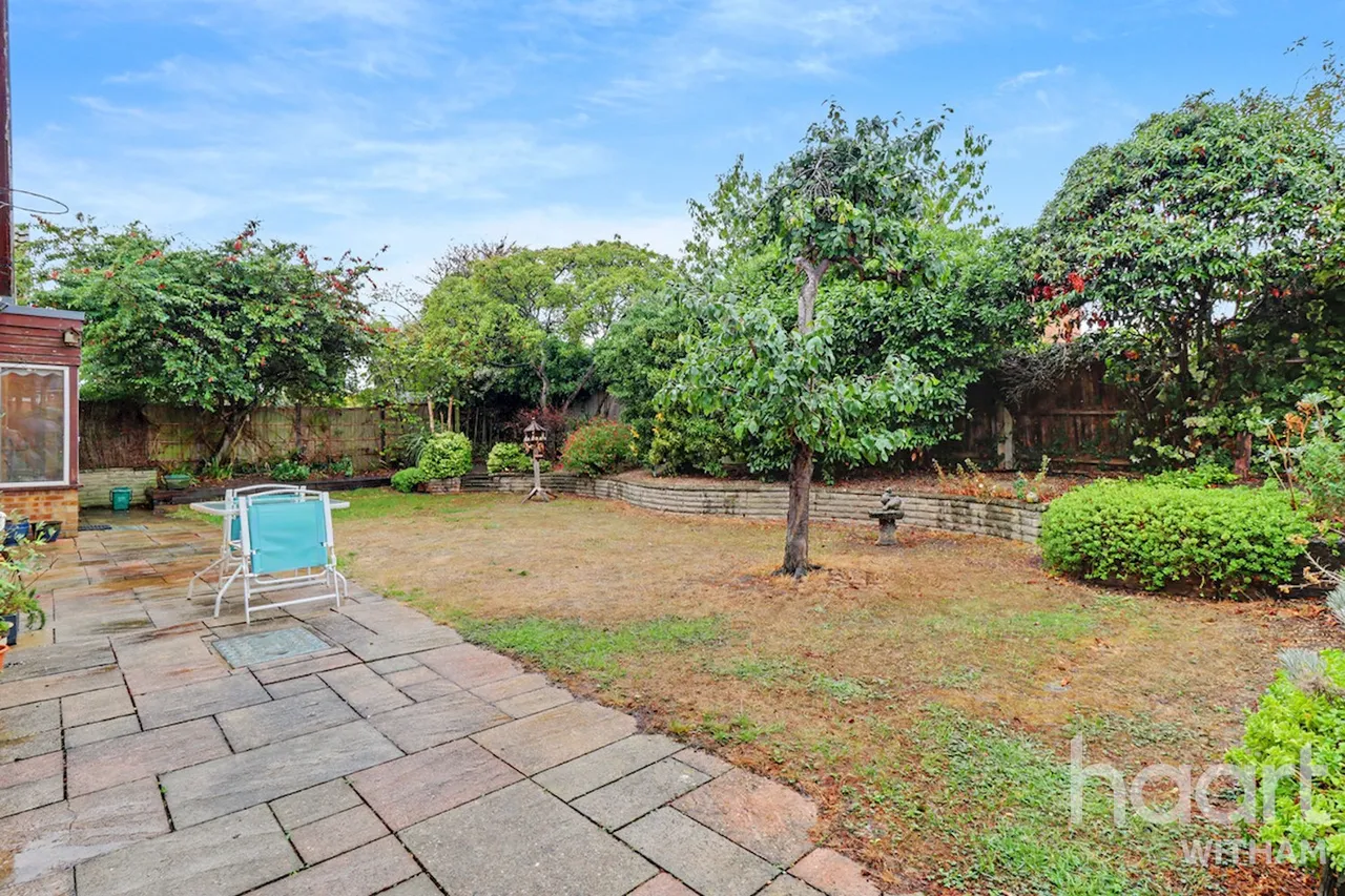 Highfields Road, Witham, CM8, photo 16