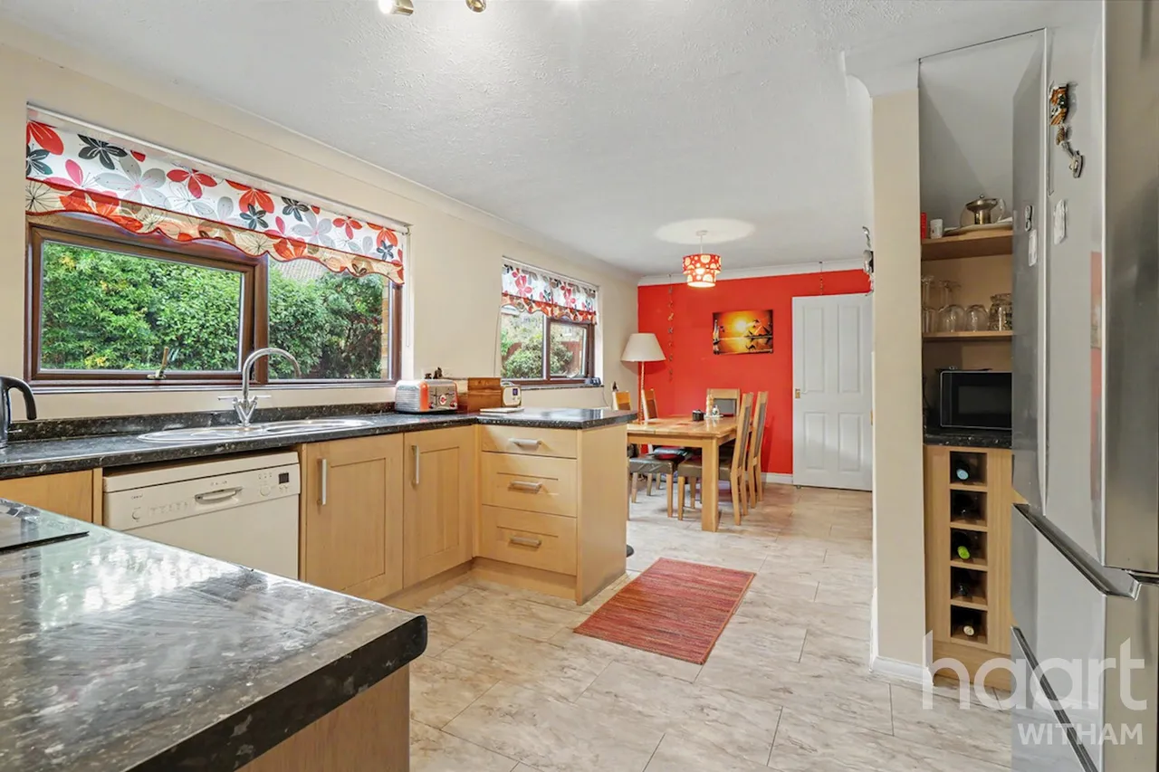 Highfields Road, Witham, CM8, photo 7