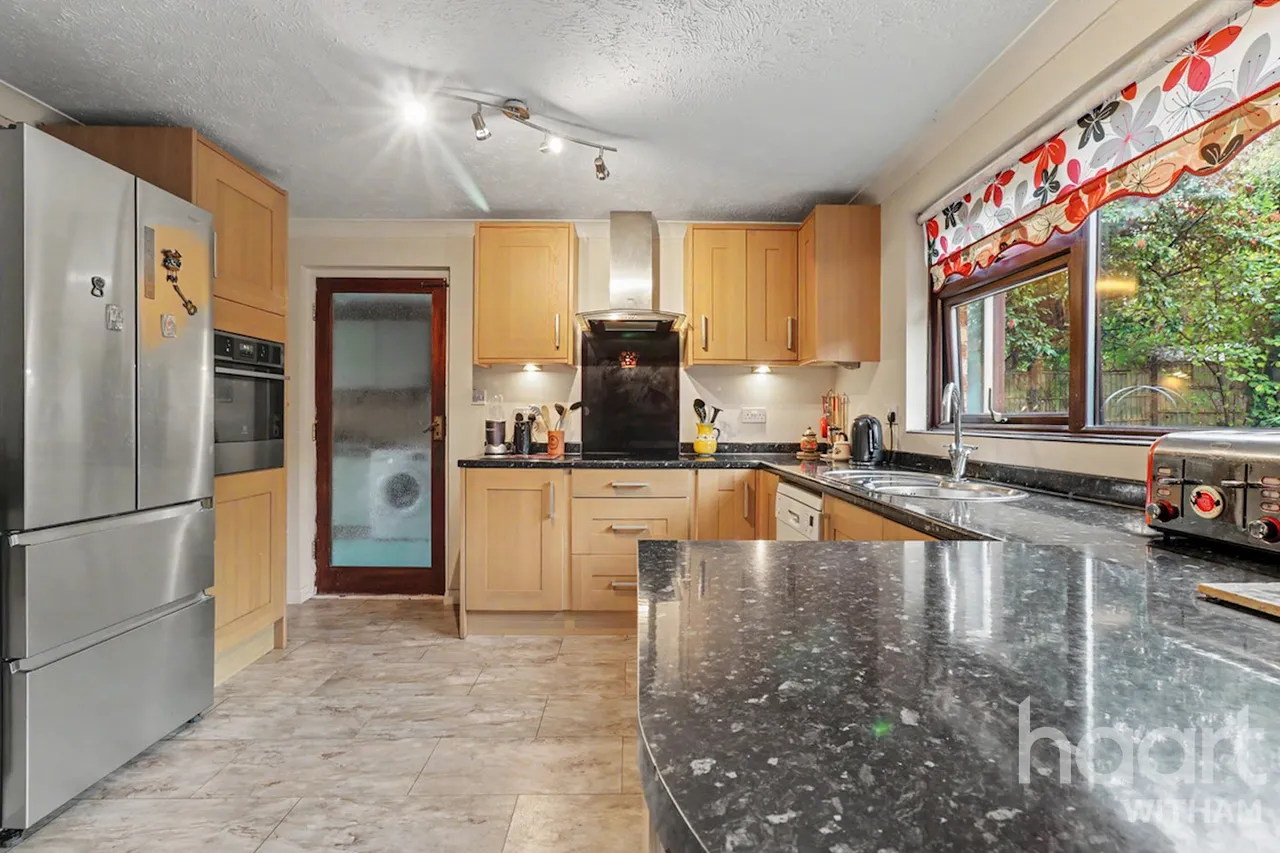Highfields Road, Witham, CM8, photo 6