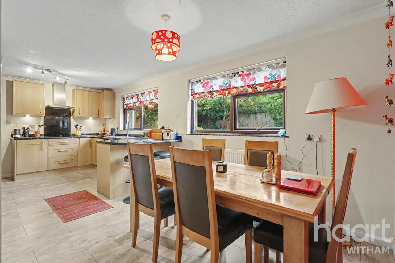 Highfields Road, Witham, CM8, photo 5