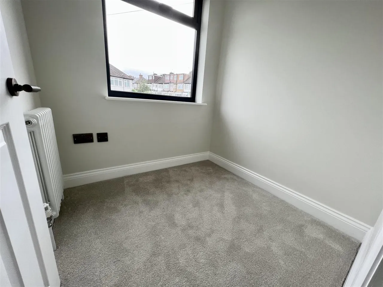 Garth Close, Morden, SM4, photo 6