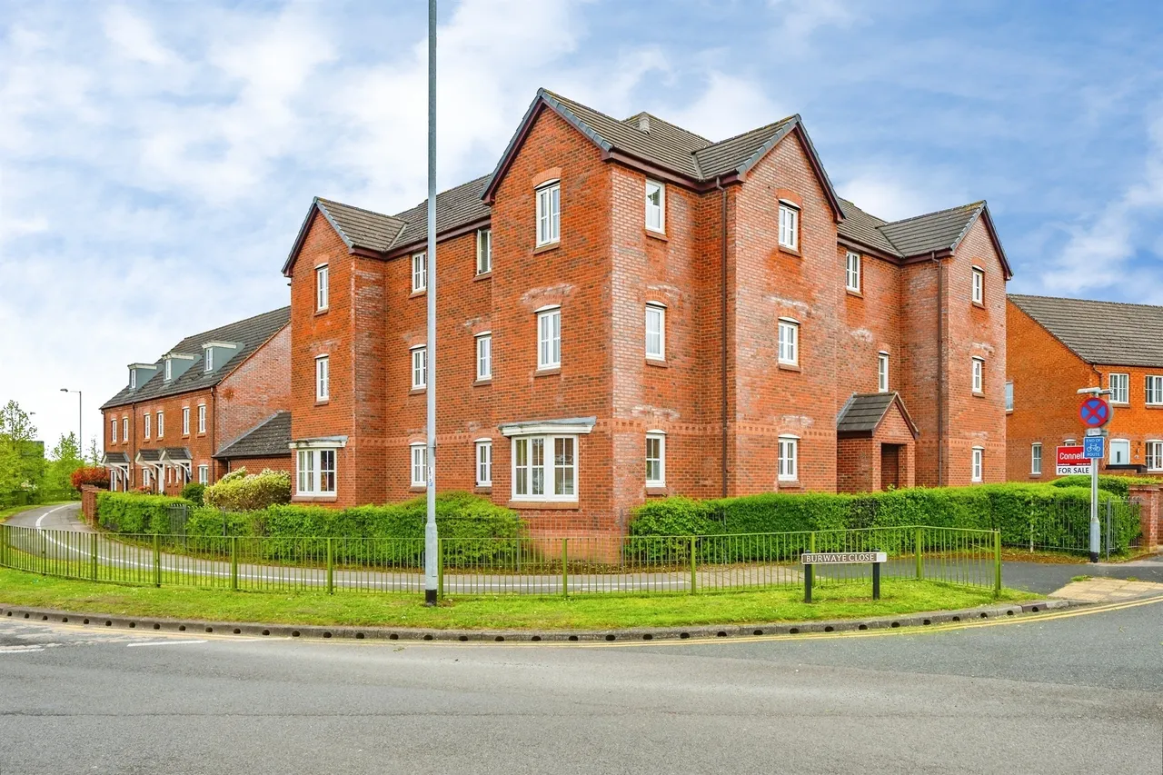 2 bed flat for sale — Burwaye Close, Lichfield