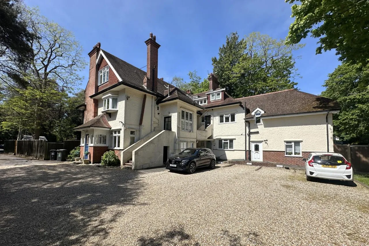 Talbot Avenue, BH3, photo 18