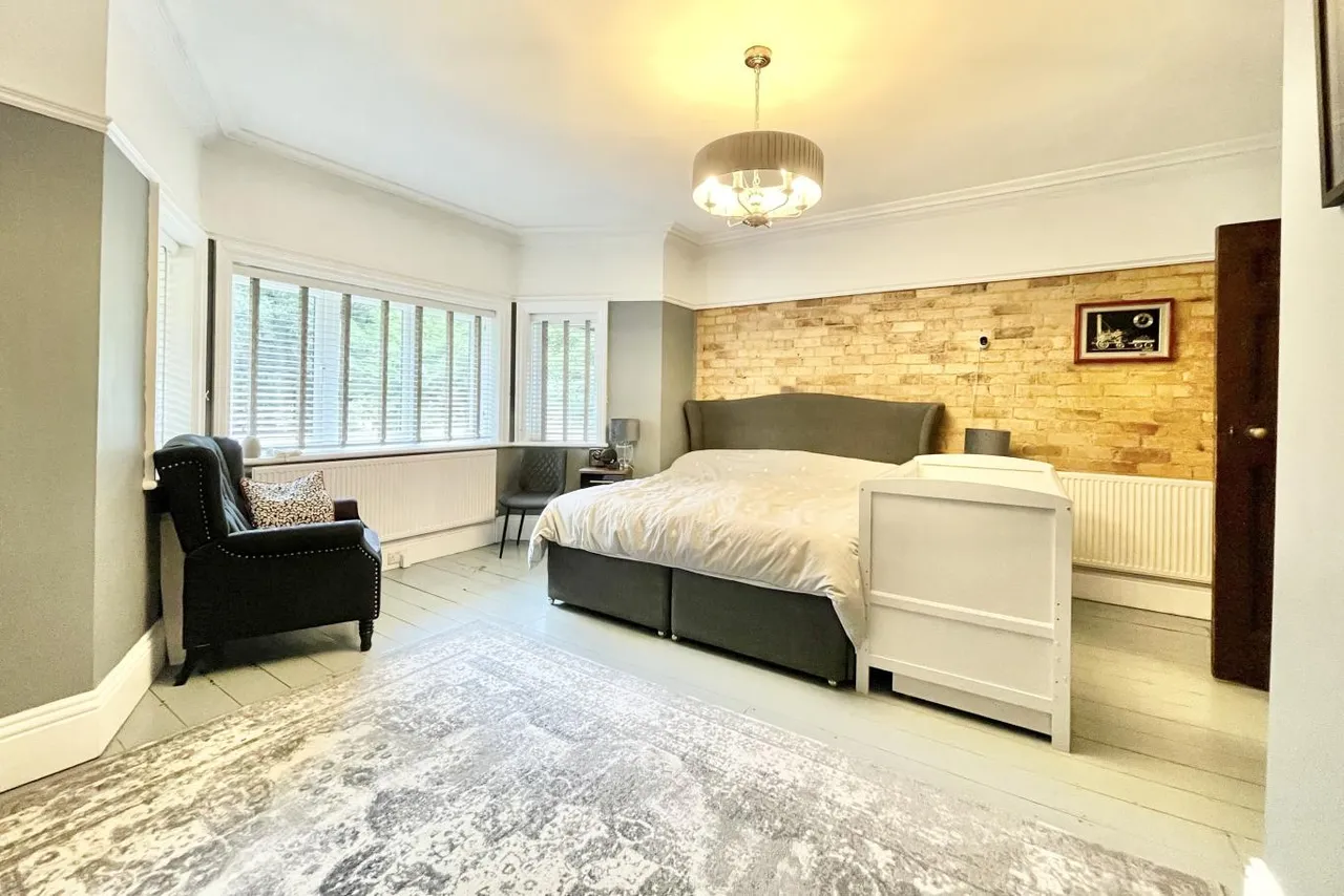 Talbot Avenue, BH3, photo 11