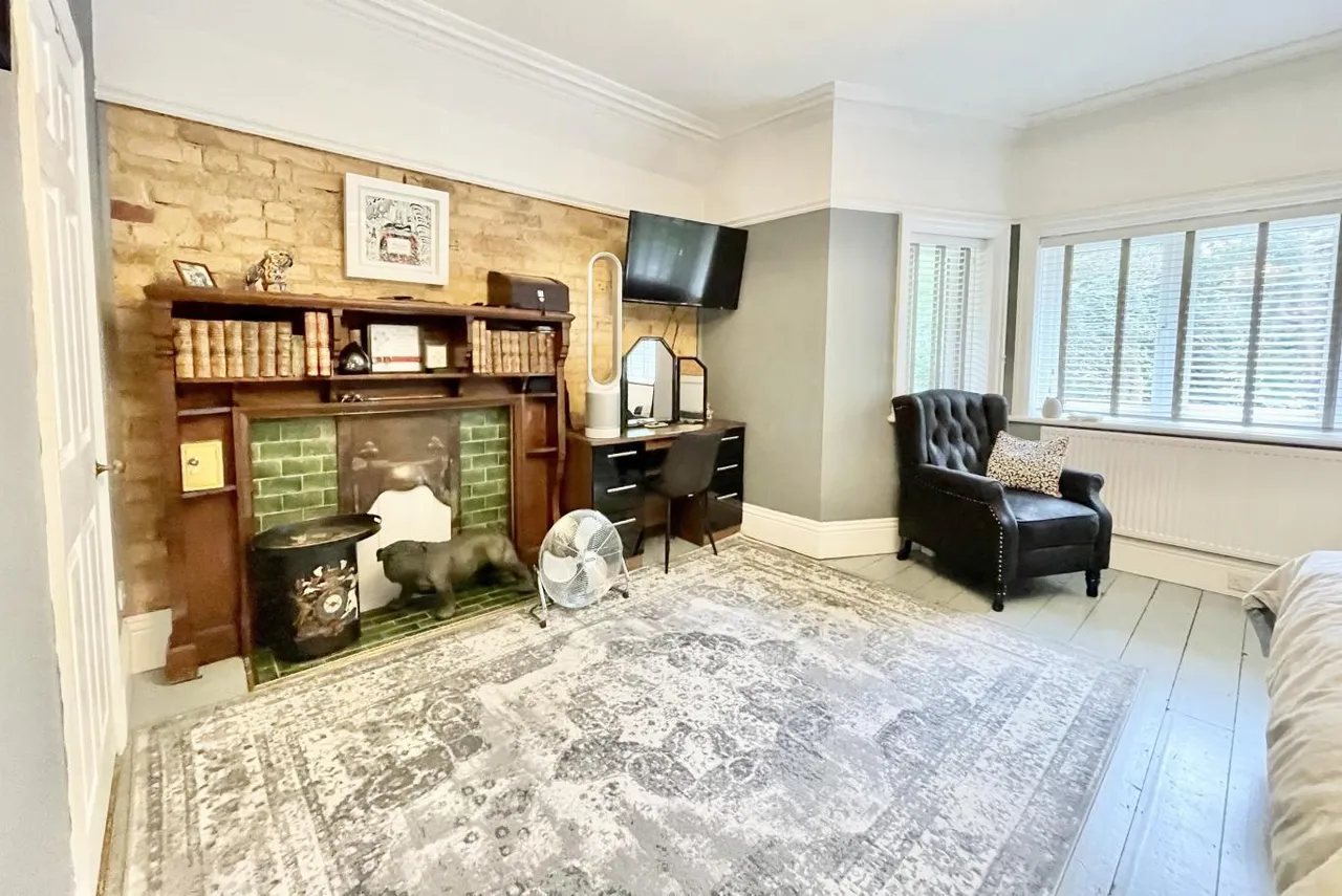 Talbot Avenue, BH3, photo 13