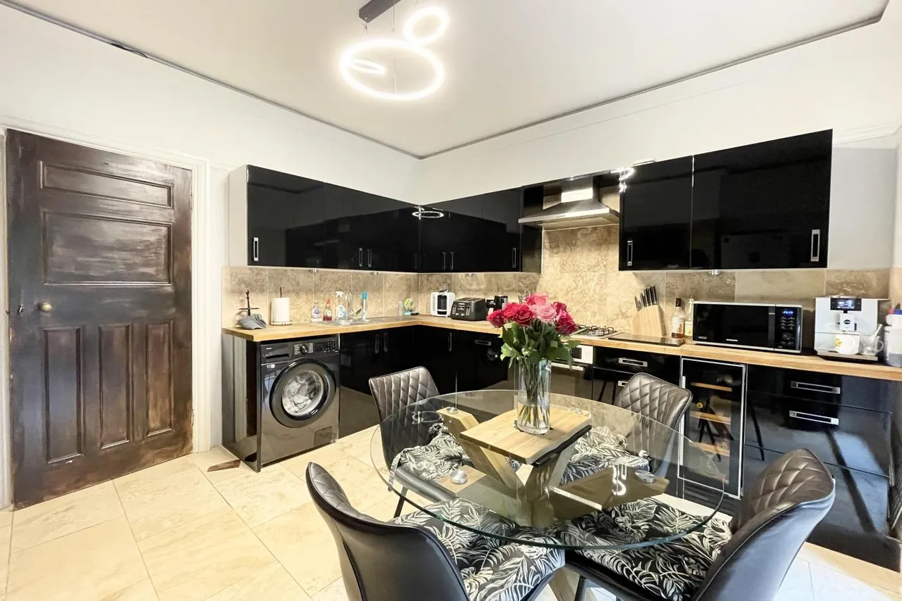 Talbot Avenue, BH3, photo 8
