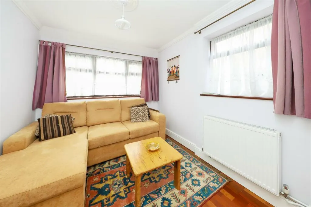 Reservoir Road, Ruislip, Middlesex, HA4 7TU, photo 17