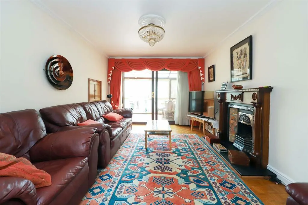 Reservoir Road, Ruislip, Middlesex, HA4 7TU, photo 2