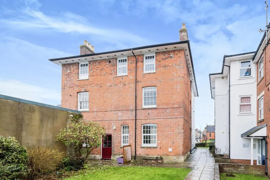 White Hart Walk, Faringdon, SN7, photo 7