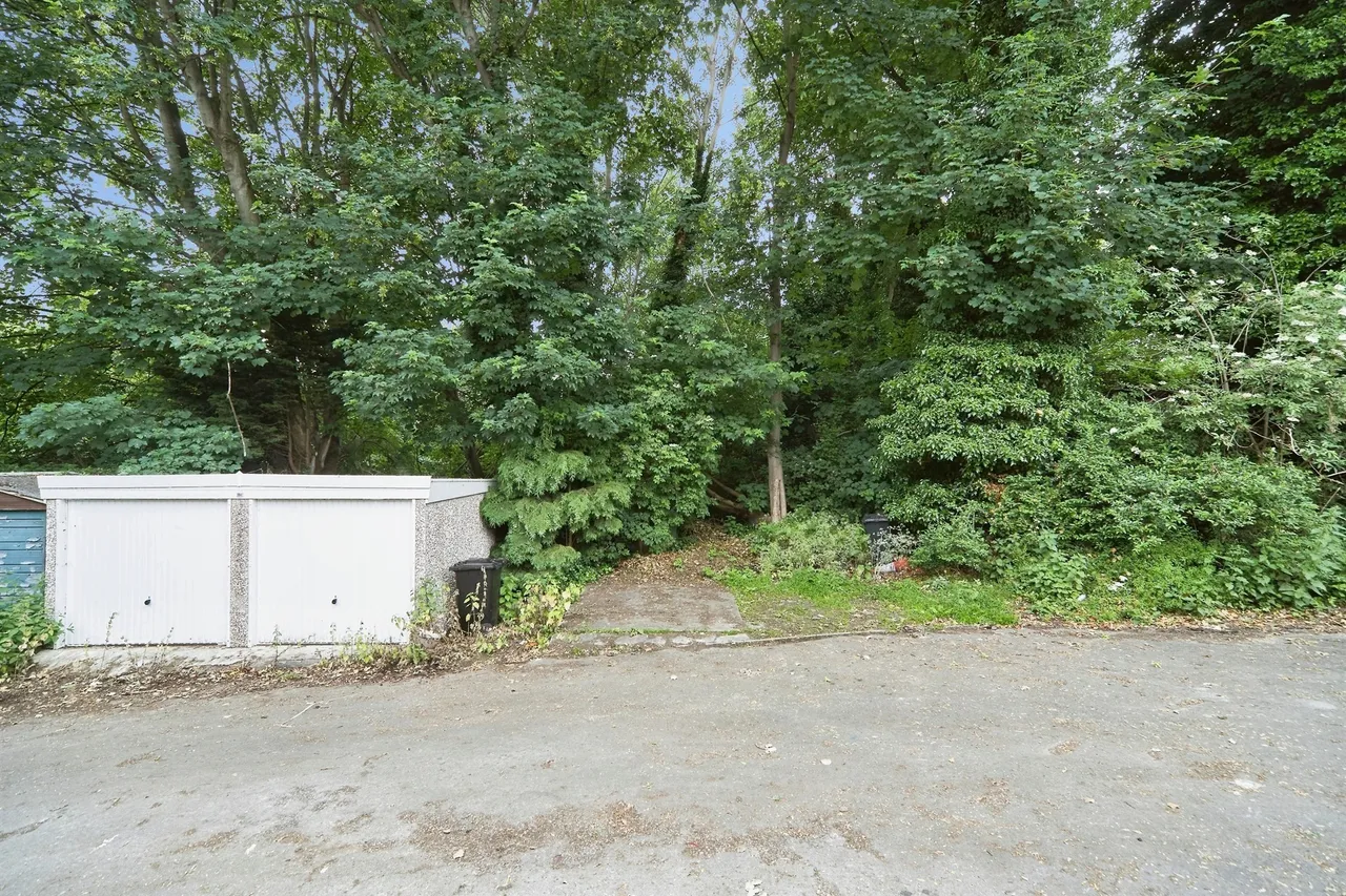 Hough End Lane, Leeds, photo 12