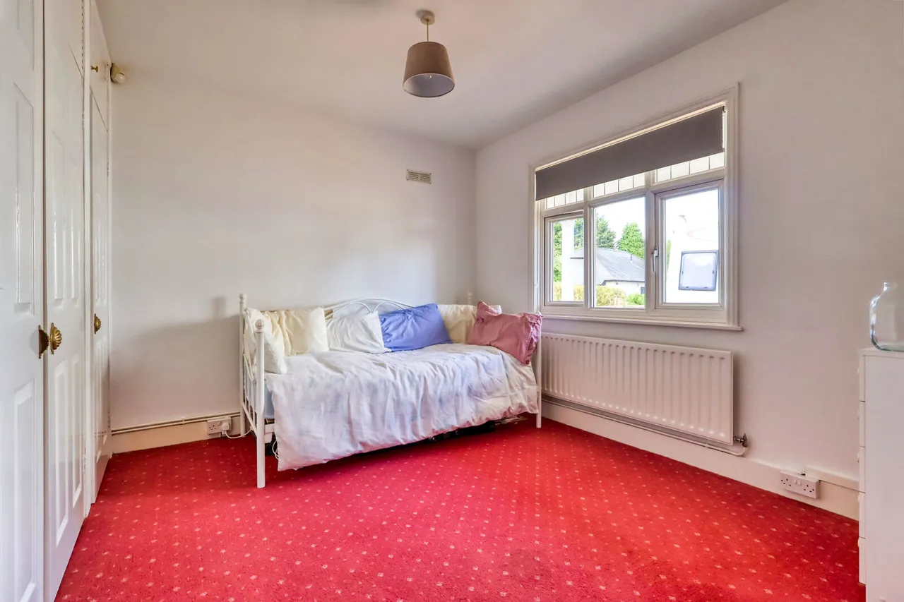 Squirrel Lane, High Wycombe, HP12, photo 11