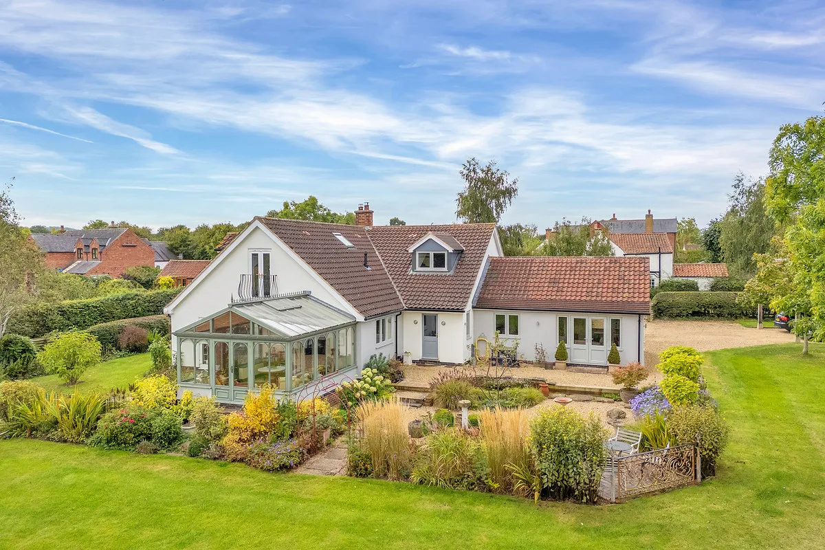 3 bed house for sale, King Street, Nether Broughton, LE14