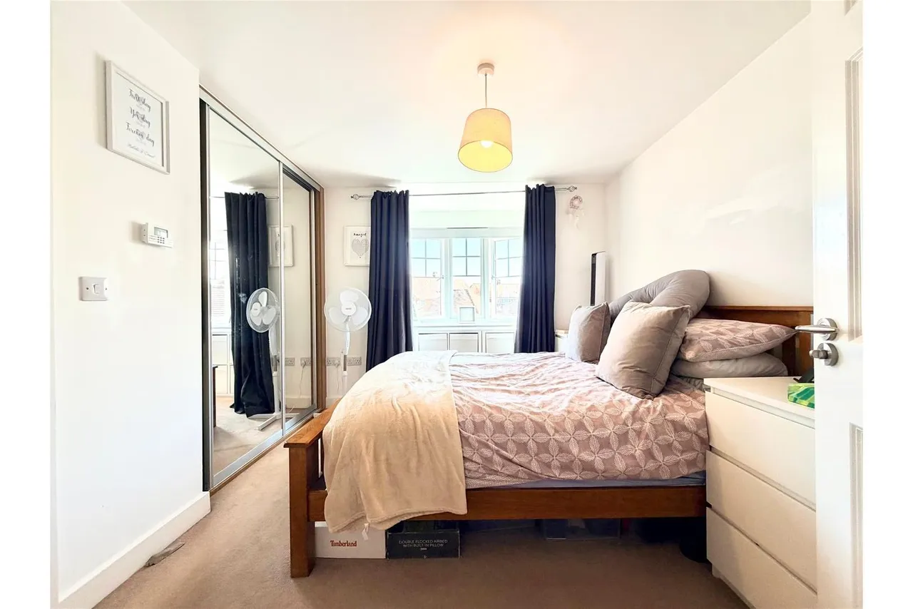 Millpond Lane, Horsham, West Sussex RH12 0AQ, photo 9