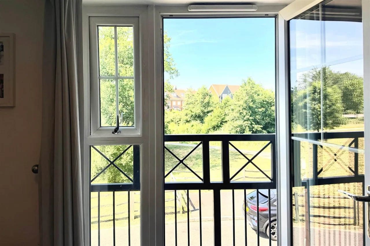 Millpond Lane, Horsham, West Sussex RH12 0AQ, photo 6