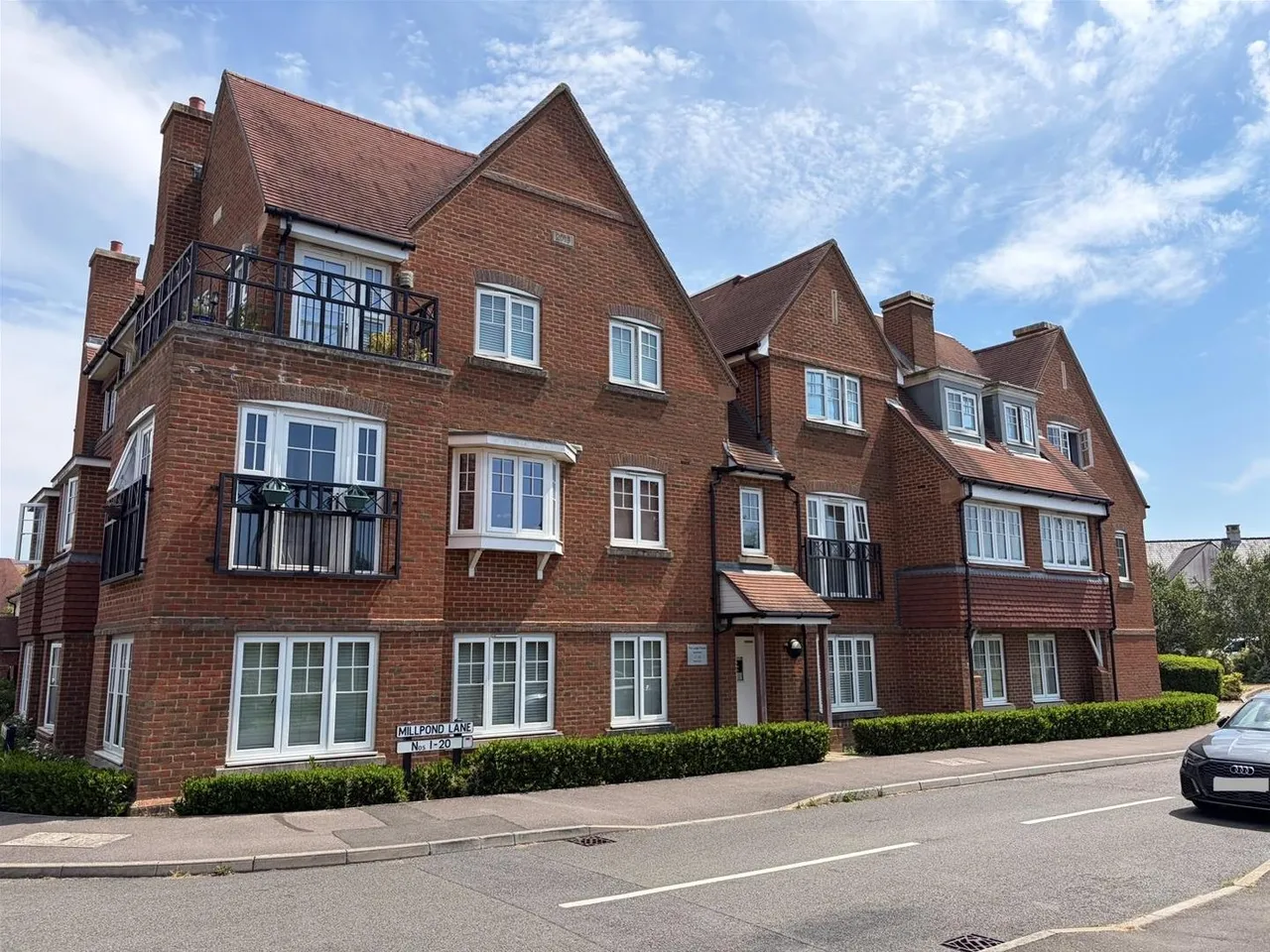 2 bed flat for sale — Millpond Lane, Horsham, West Sussex RH12 0AQ