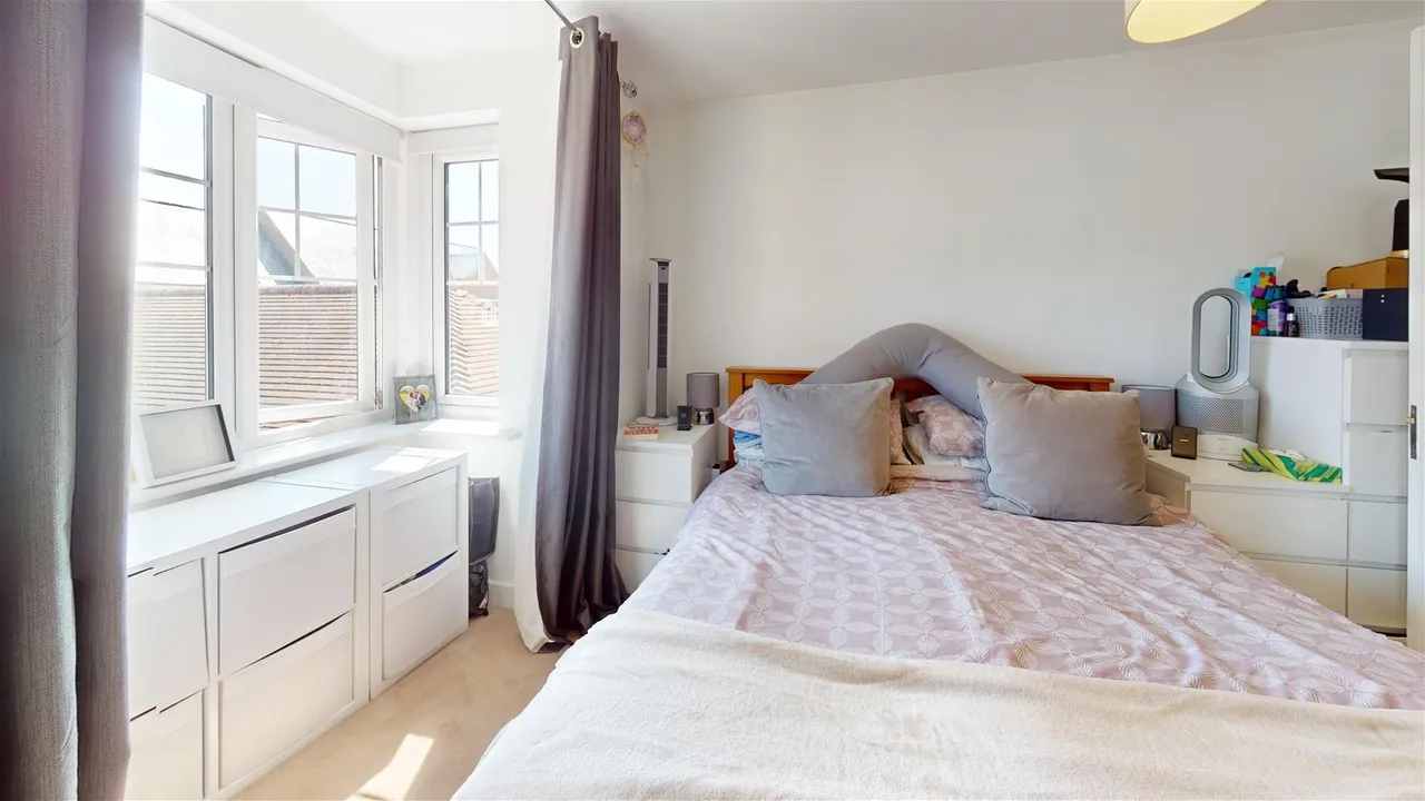 Millpond Lane, Horsham, West Sussex RH12 0AQ, photo 11