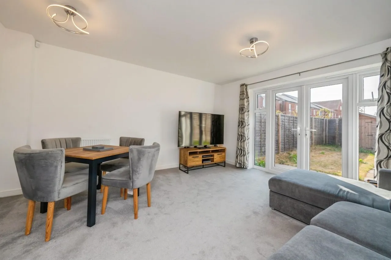 Clayton Avenue, Fradley, photo 10