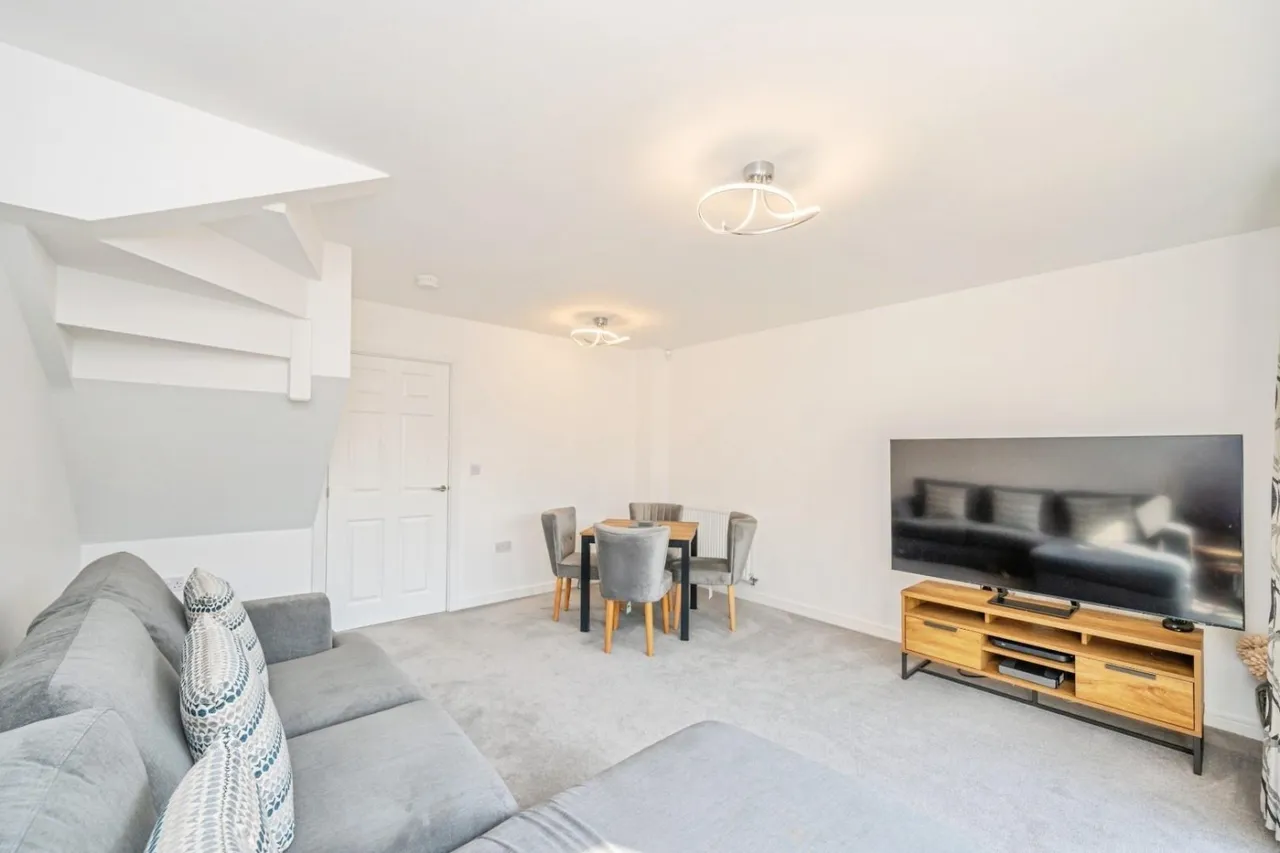 Clayton Avenue, Fradley, photo 9
