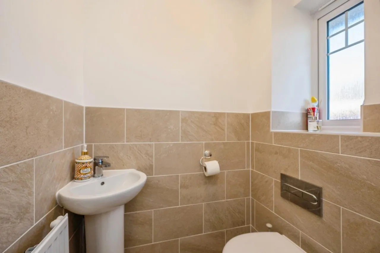 Clayton Avenue, Fradley, photo 6