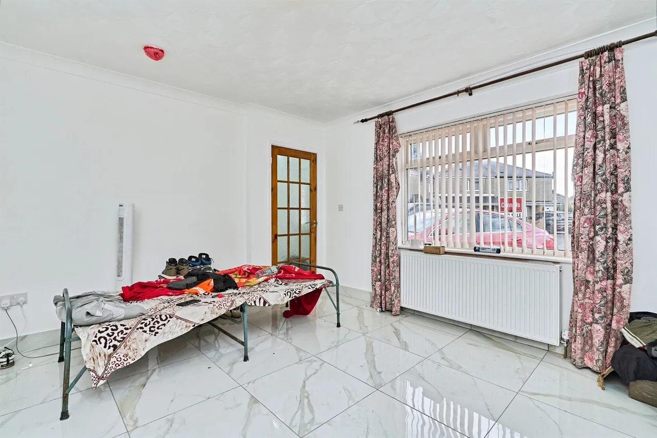 Garden Walk, Bilston, WV14, photo 6