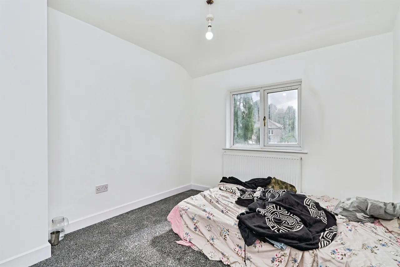 Garden Walk, Bilston, WV14, photo 10