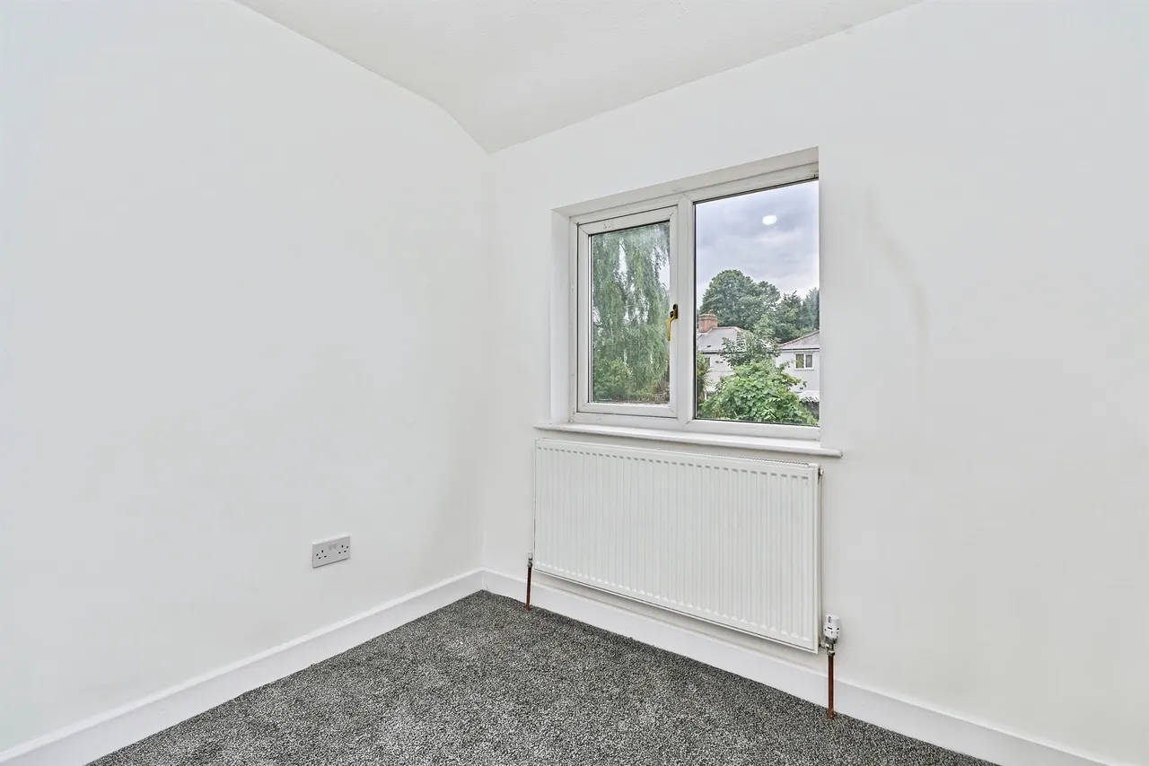 Garden Walk, Bilston, WV14, photo 12