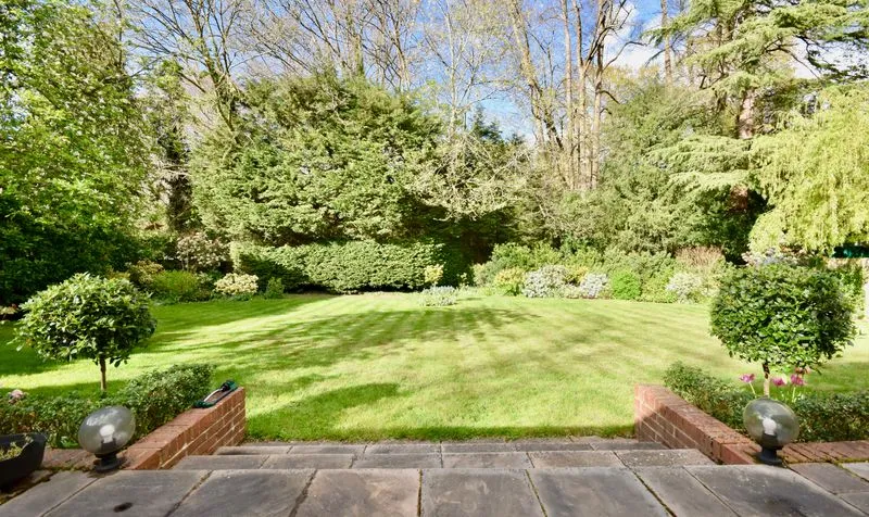 Headley Road, Leatherhead, KT22, photo 2