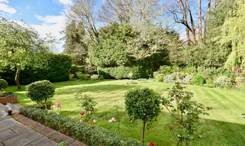 Headley Road, Leatherhead, KT22, photo 16