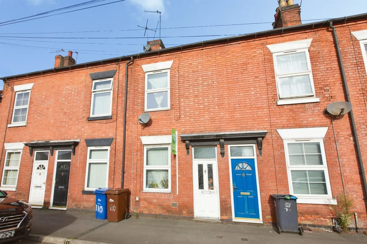 2 bed house for sale, Wellington Street, Burton-On-Trent, DE14