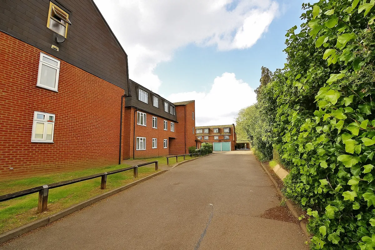 Limes Avenue, Essex, Chigwell, IG7 5NT, photo 6