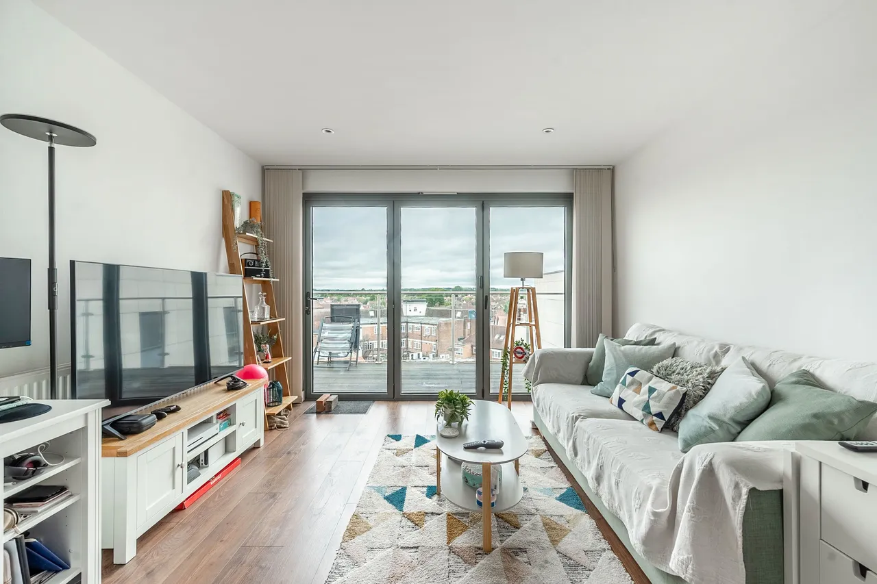 2 bed flat to rent — Flat 1 Talbot Skyline, 204-226 Imperial Drive, Harrow