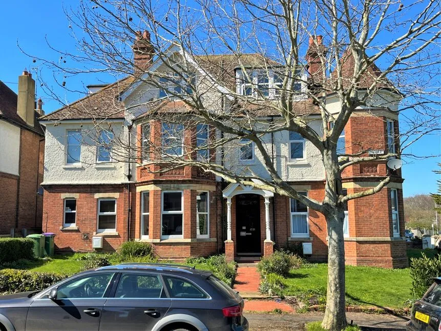 2 bed flat for sale — Julian Road, Folkestone, Kent, CT19