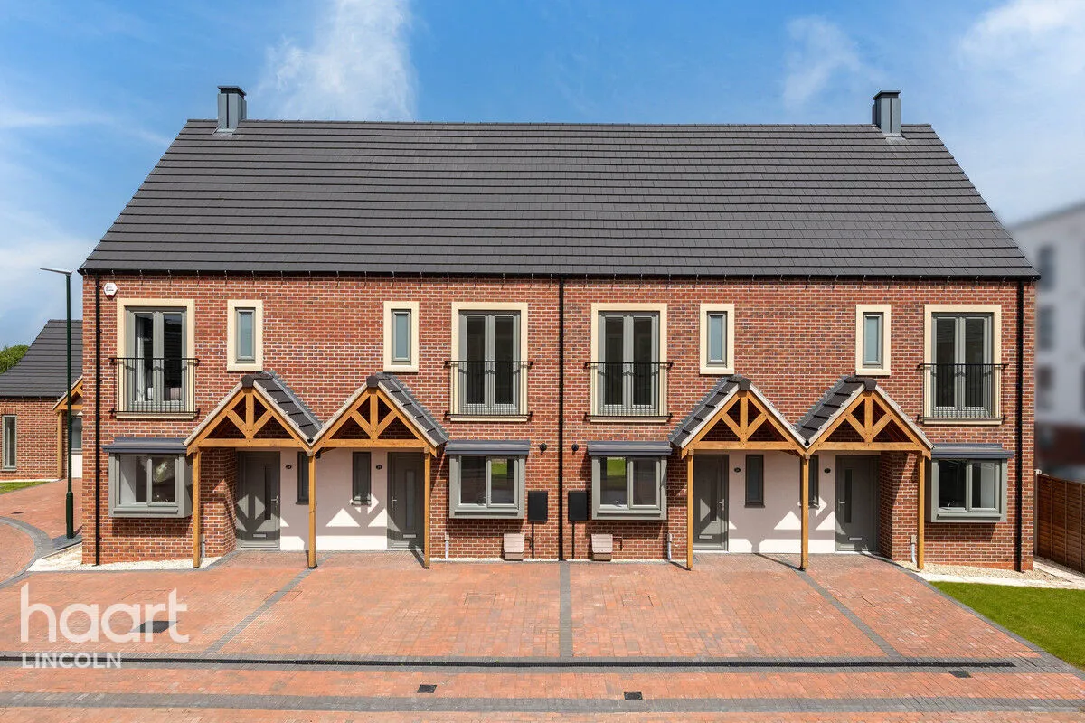 3 bed house for sale, Kings Park Village, Grimsby, DN33
