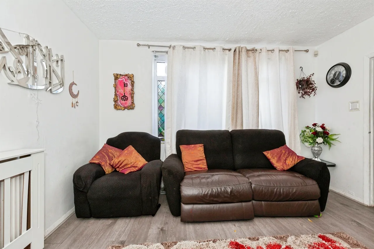 Long Furlong Drive, Slough, SL2, photo 15