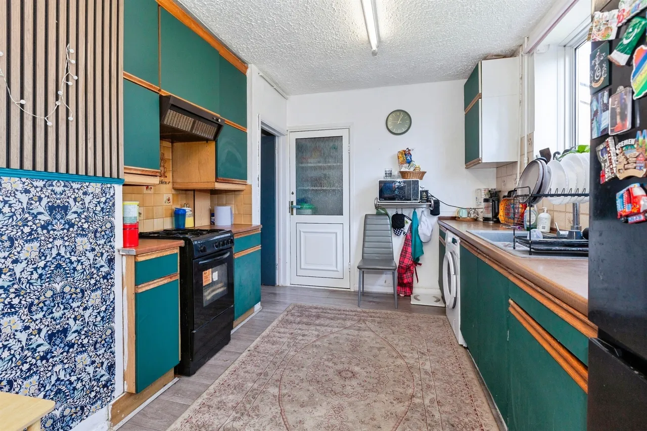 Long Furlong Drive, Slough, SL2, photo 17