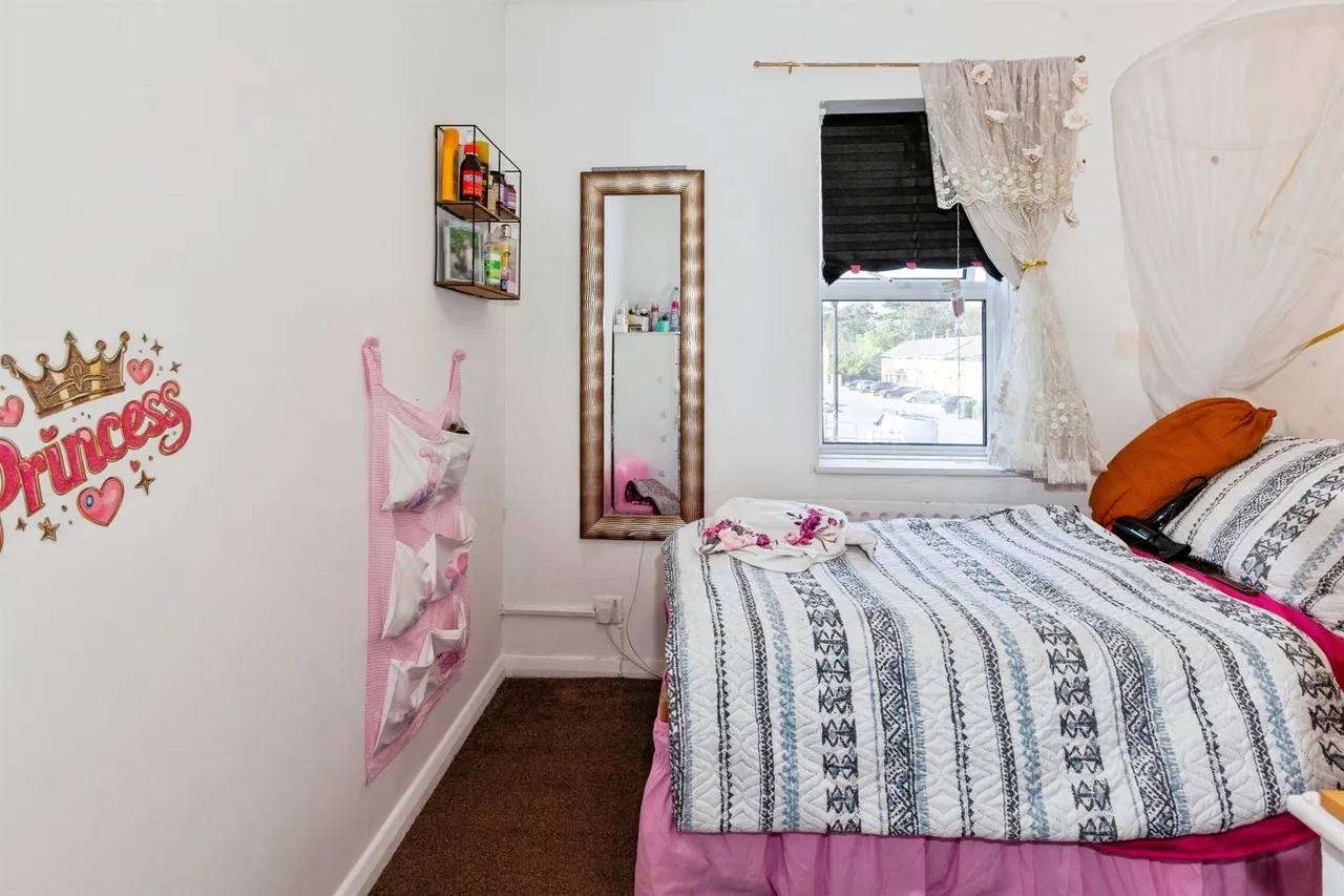 Long Furlong Drive, Slough, SL2, photo 19