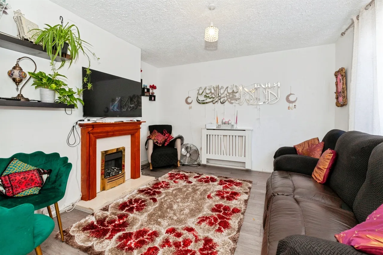 Long Furlong Drive, Slough, SL2, photo 16