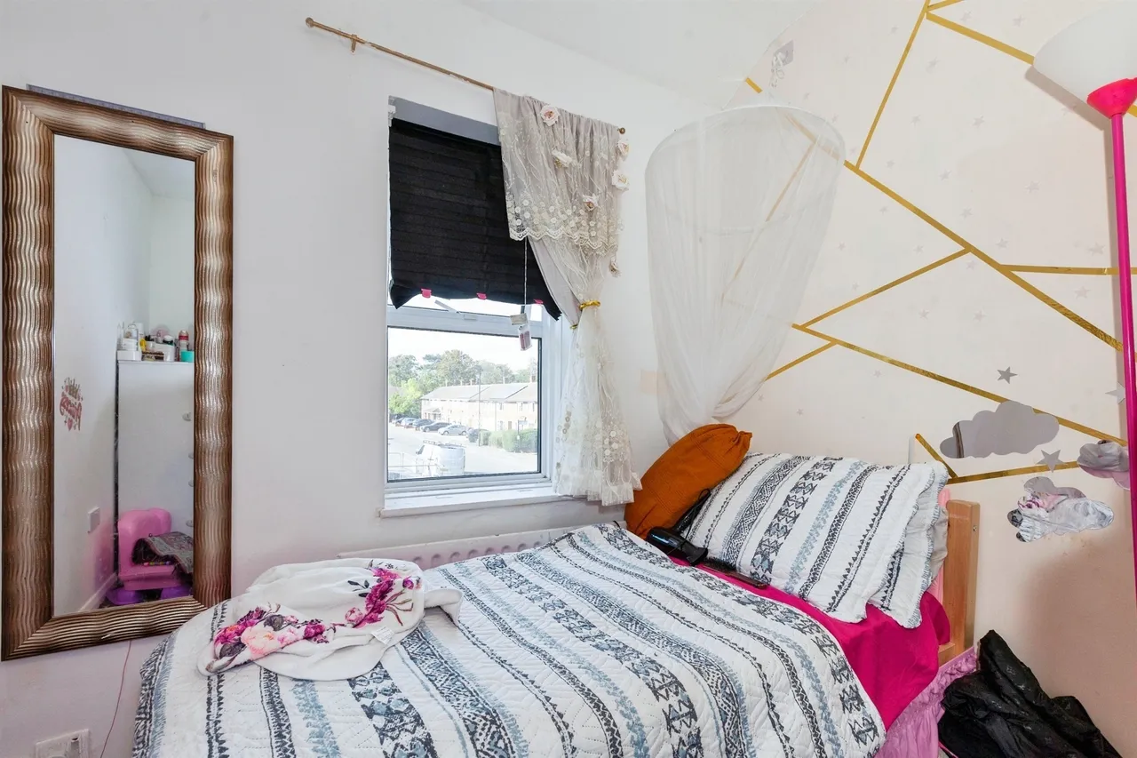 Long Furlong Drive, Slough, SL2, photo 8