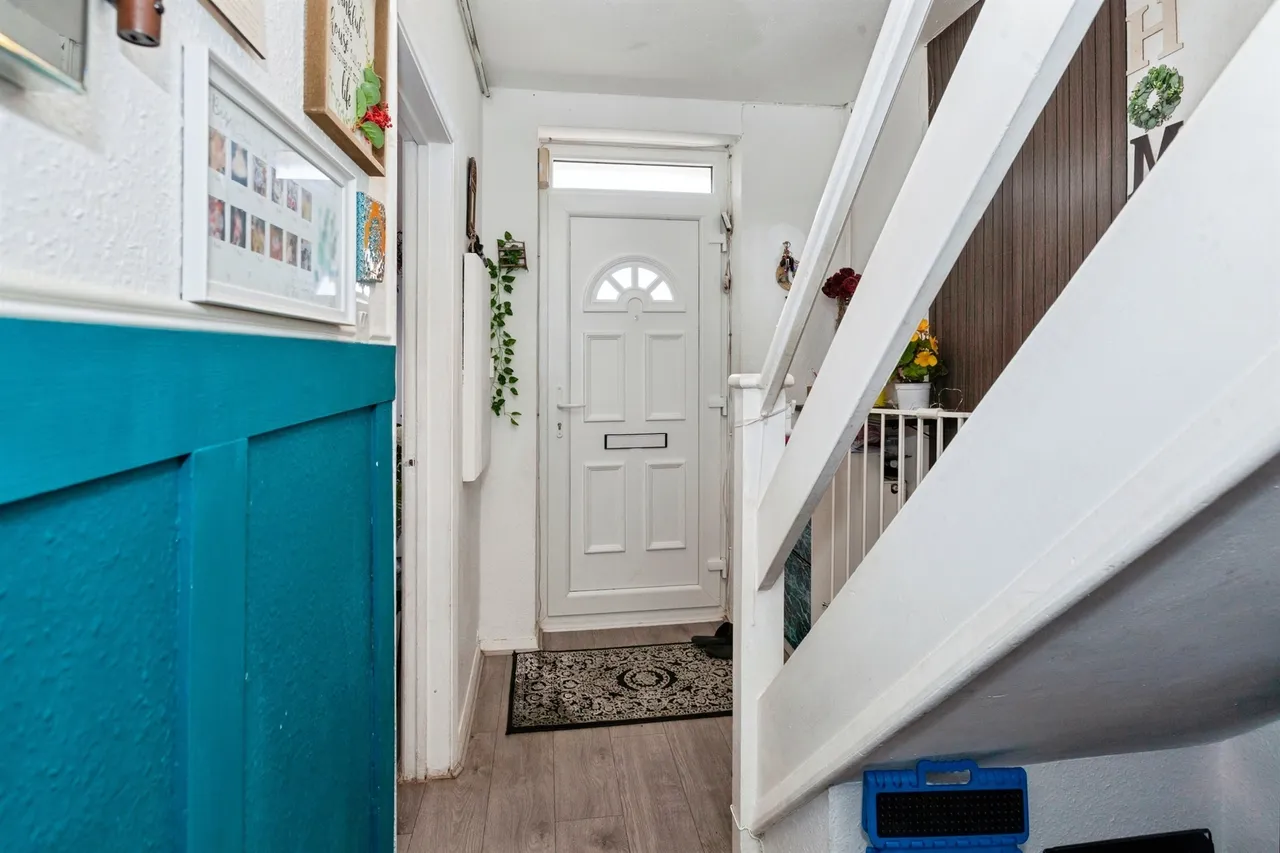 Long Furlong Drive, Slough, SL2, photo 14