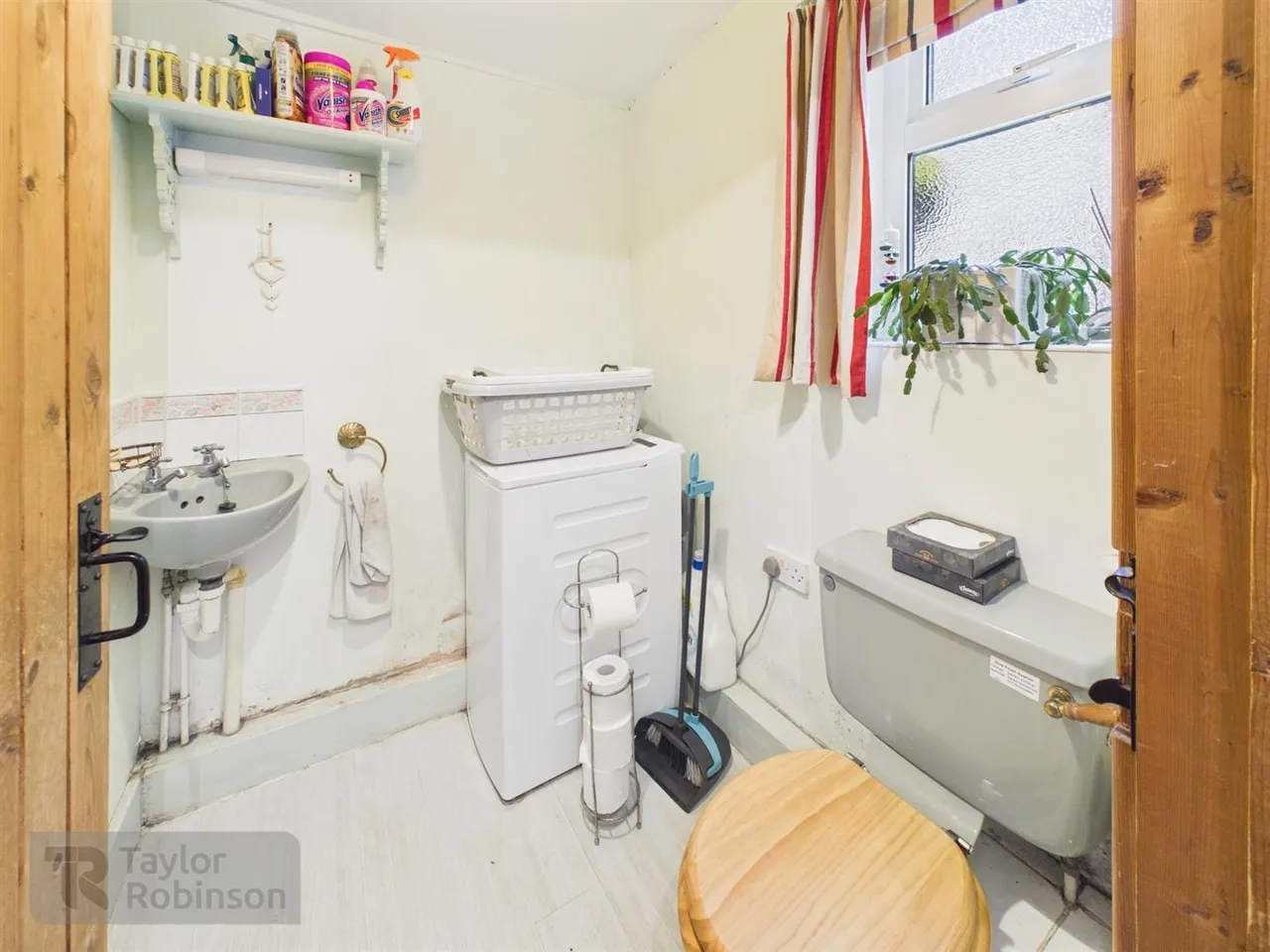 Ifield Green, Ifield, RH11, photo 14