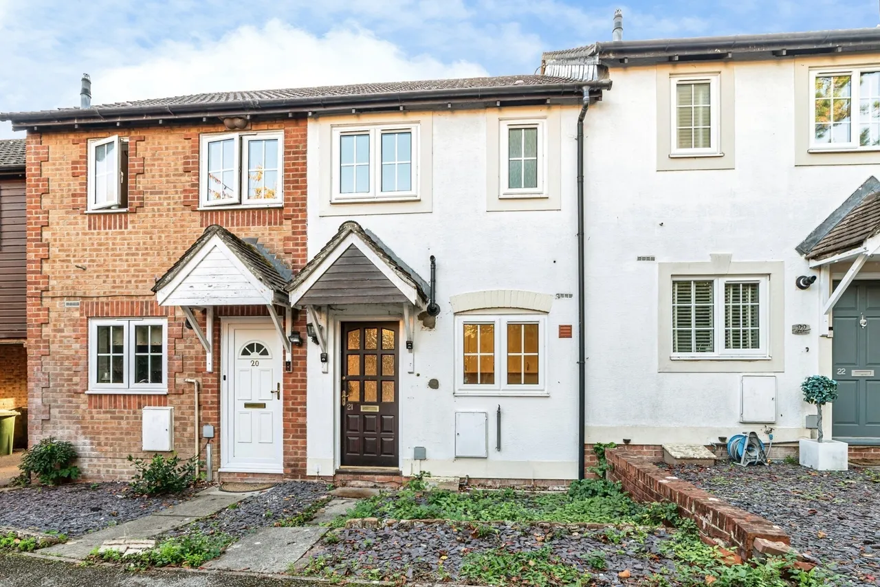 2 bed house for sale, Gander Drive, Basingstoke, RG24