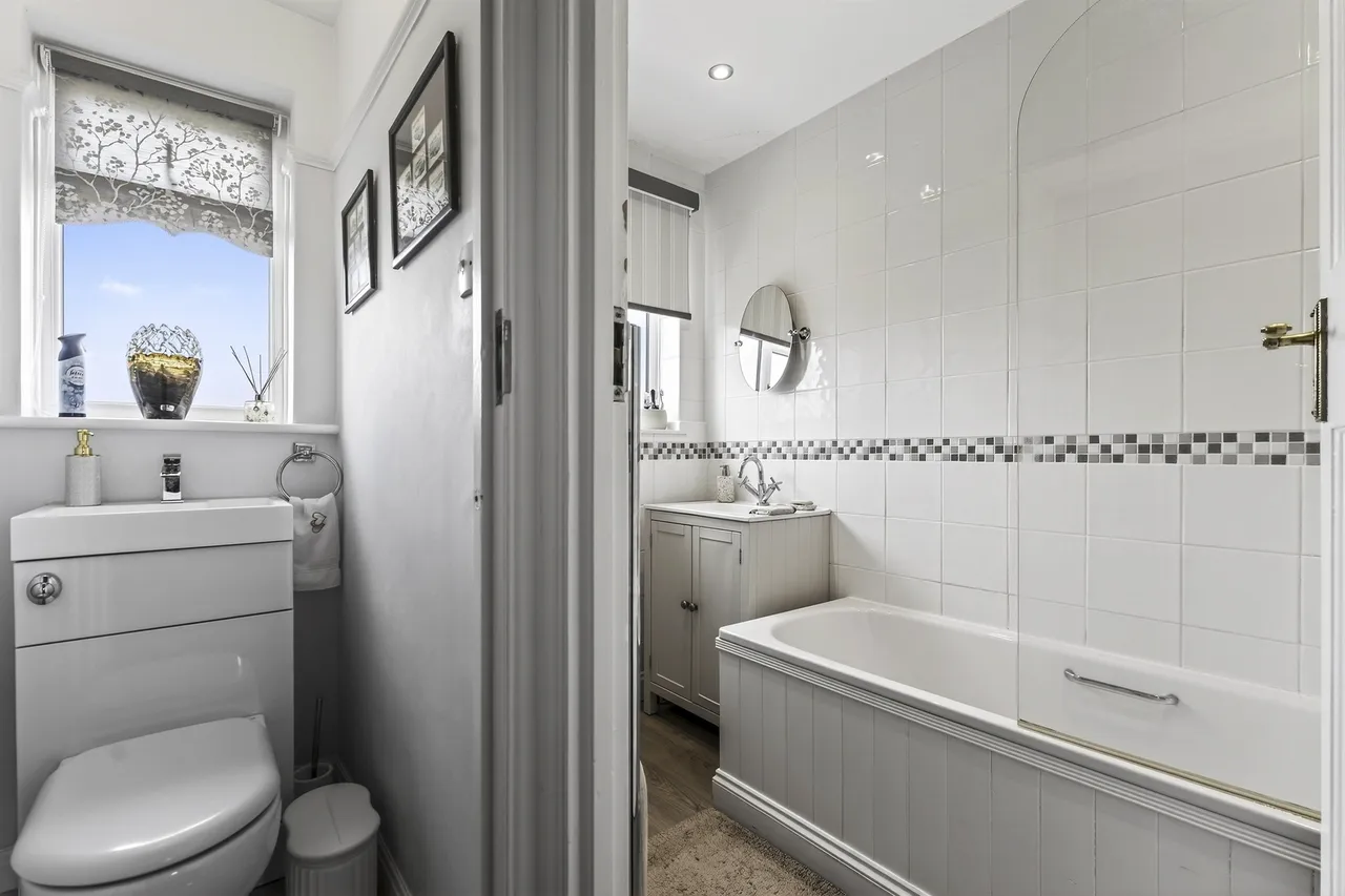 Rutland Drive, Morden, SM4, photo 16