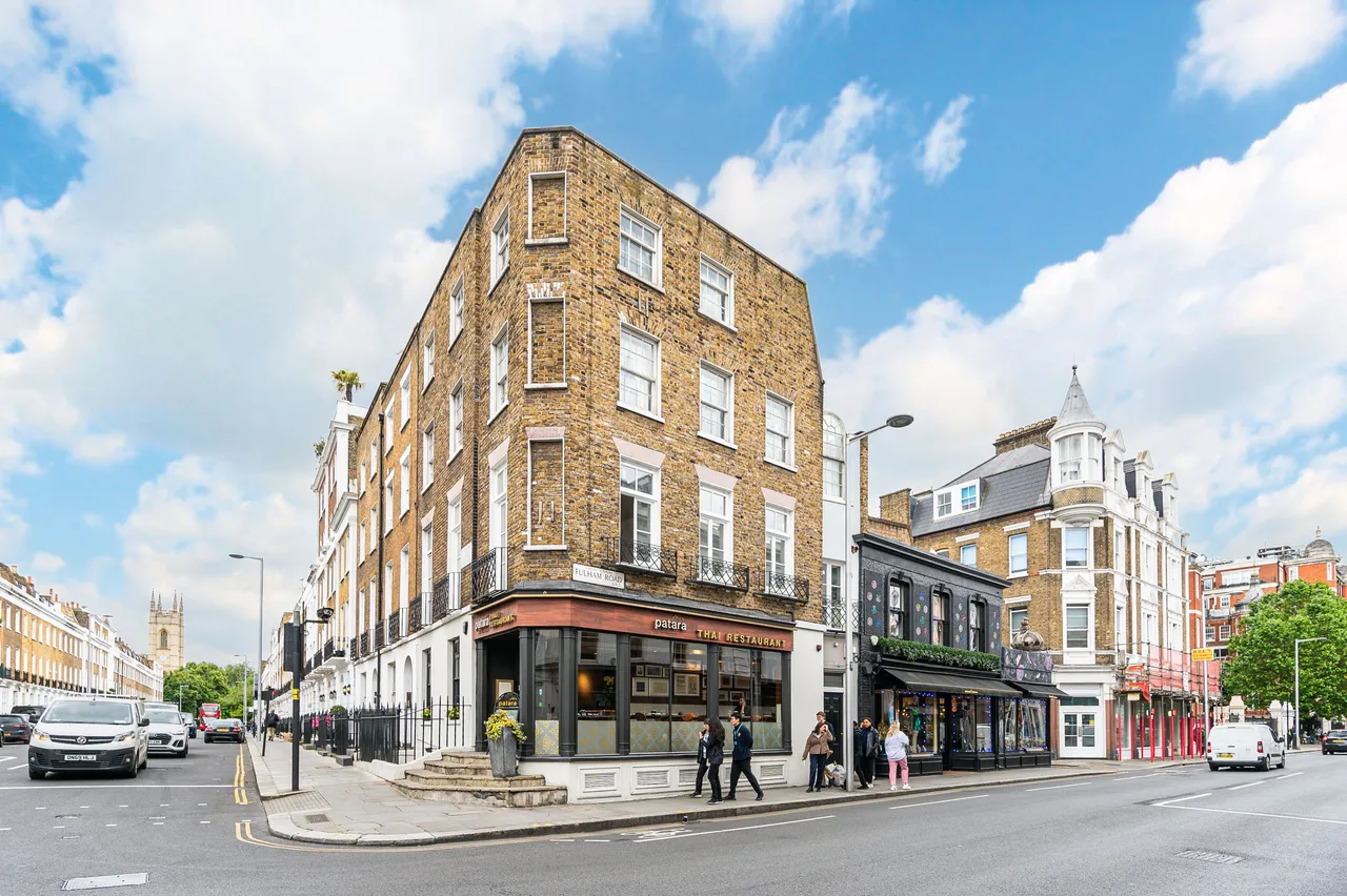 Flat 2, 181 Fulham Road, London, photo 2