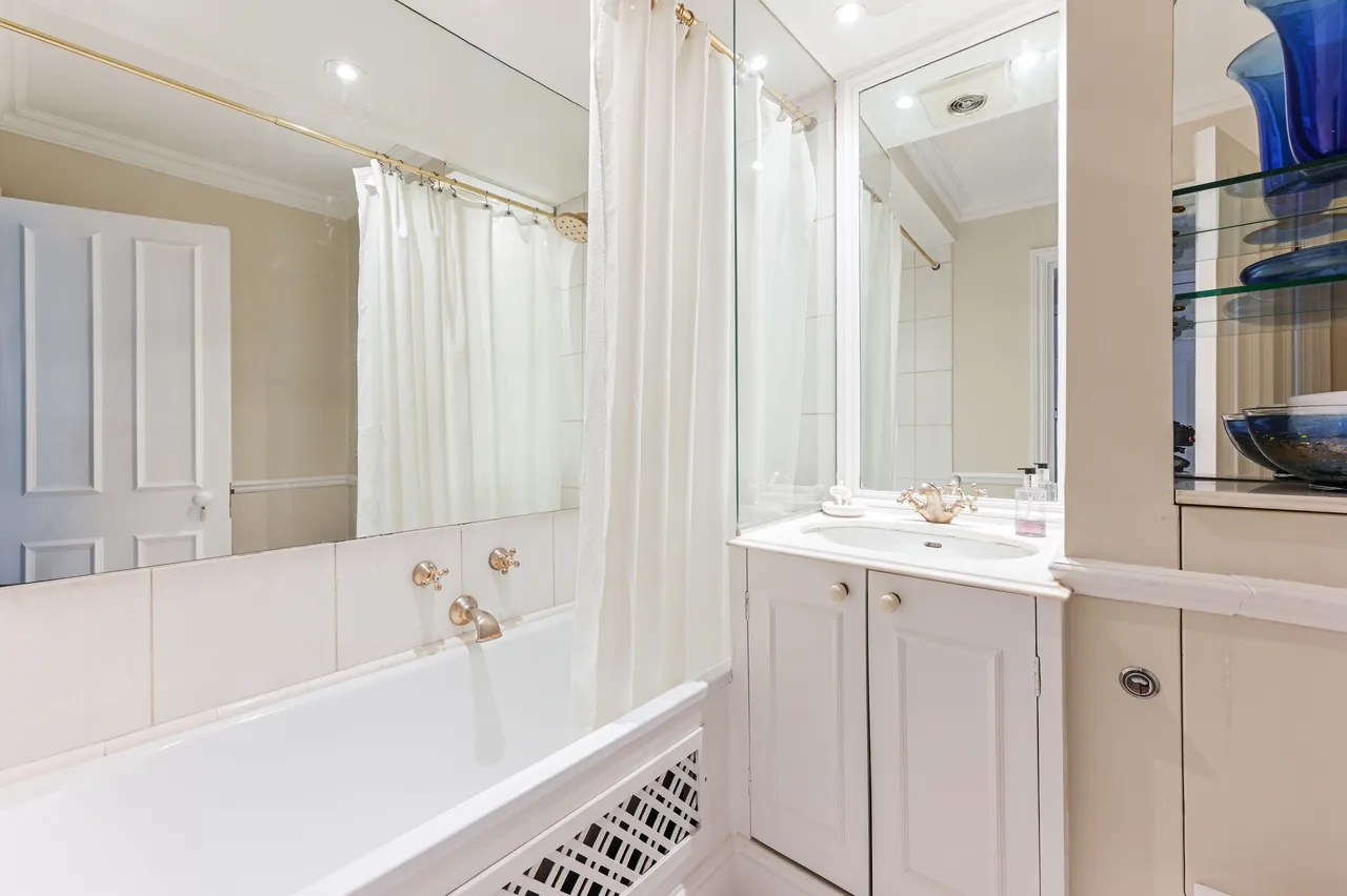 Flat 2, 181 Fulham Road, London, photo 8