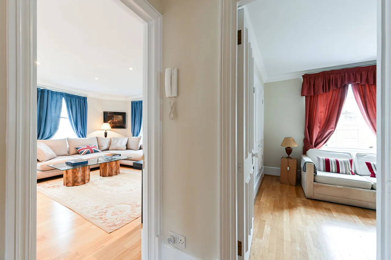 Flat 2, 181 Fulham Road, London, photo 9