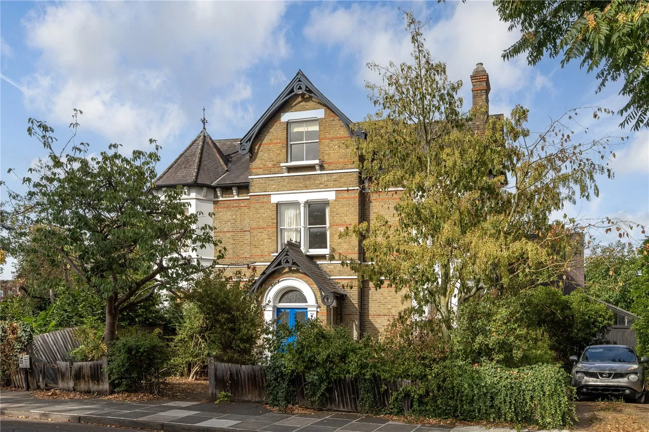 7 bed property for sale, Lion Gate Gardens, Kew, TW9