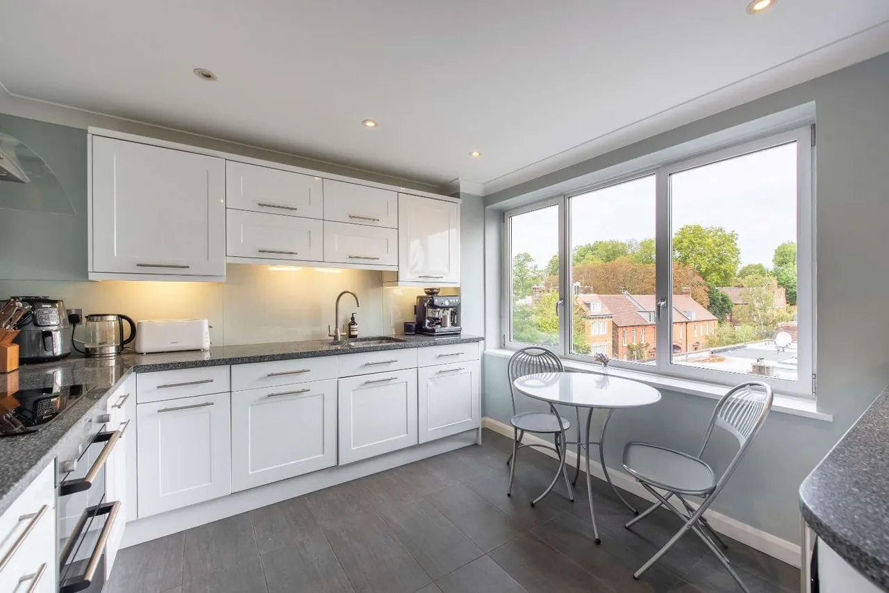 St. MFlat 10ary Abbots Terrace, London, W14, photo 6